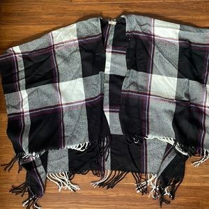 HOLLISTER PLAID KIMONO
